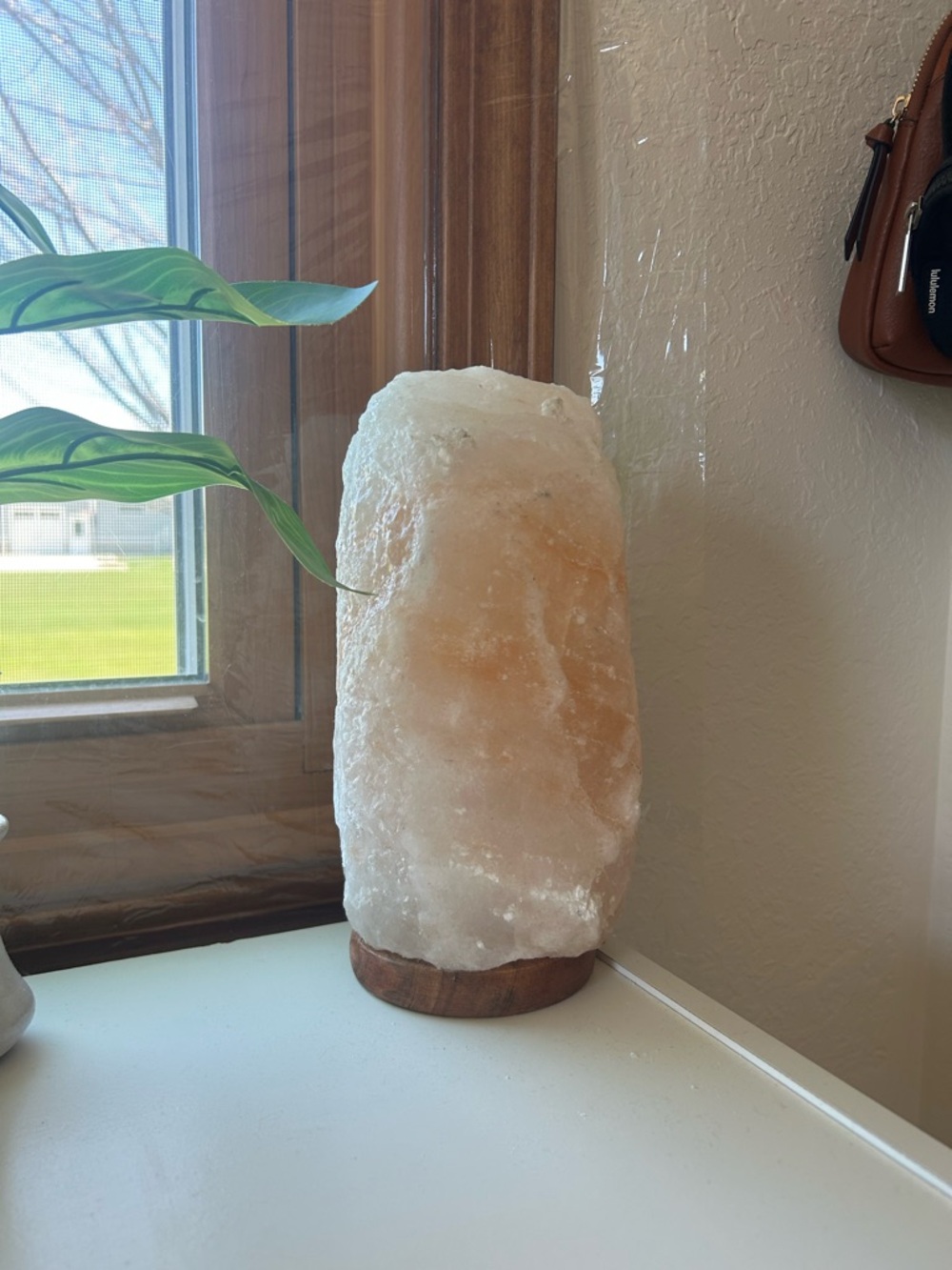 Himalayan Salt Lamp - Natural Pink/White Crystal